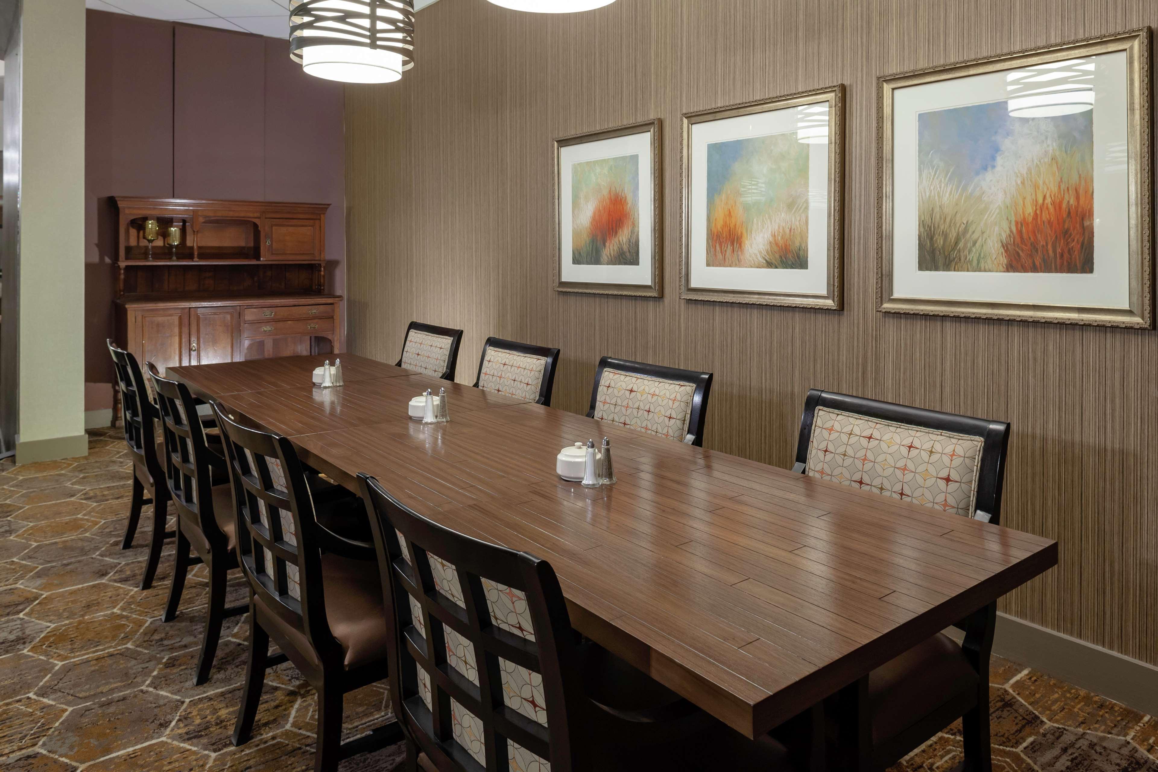 Doubletree By Hilton Kansas City - Overland Park Exterior photo