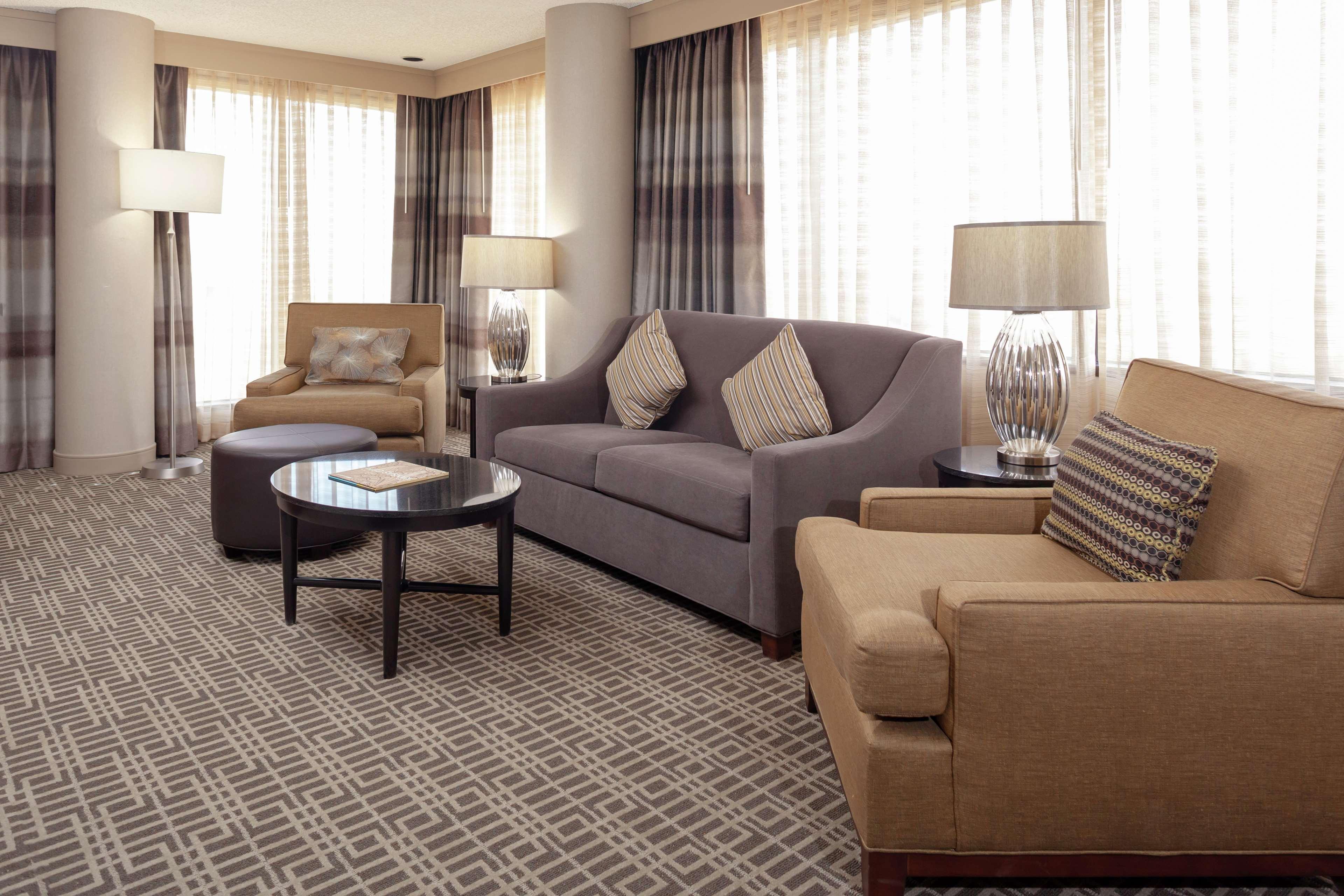 Doubletree By Hilton Kansas City - Overland Park Exterior photo