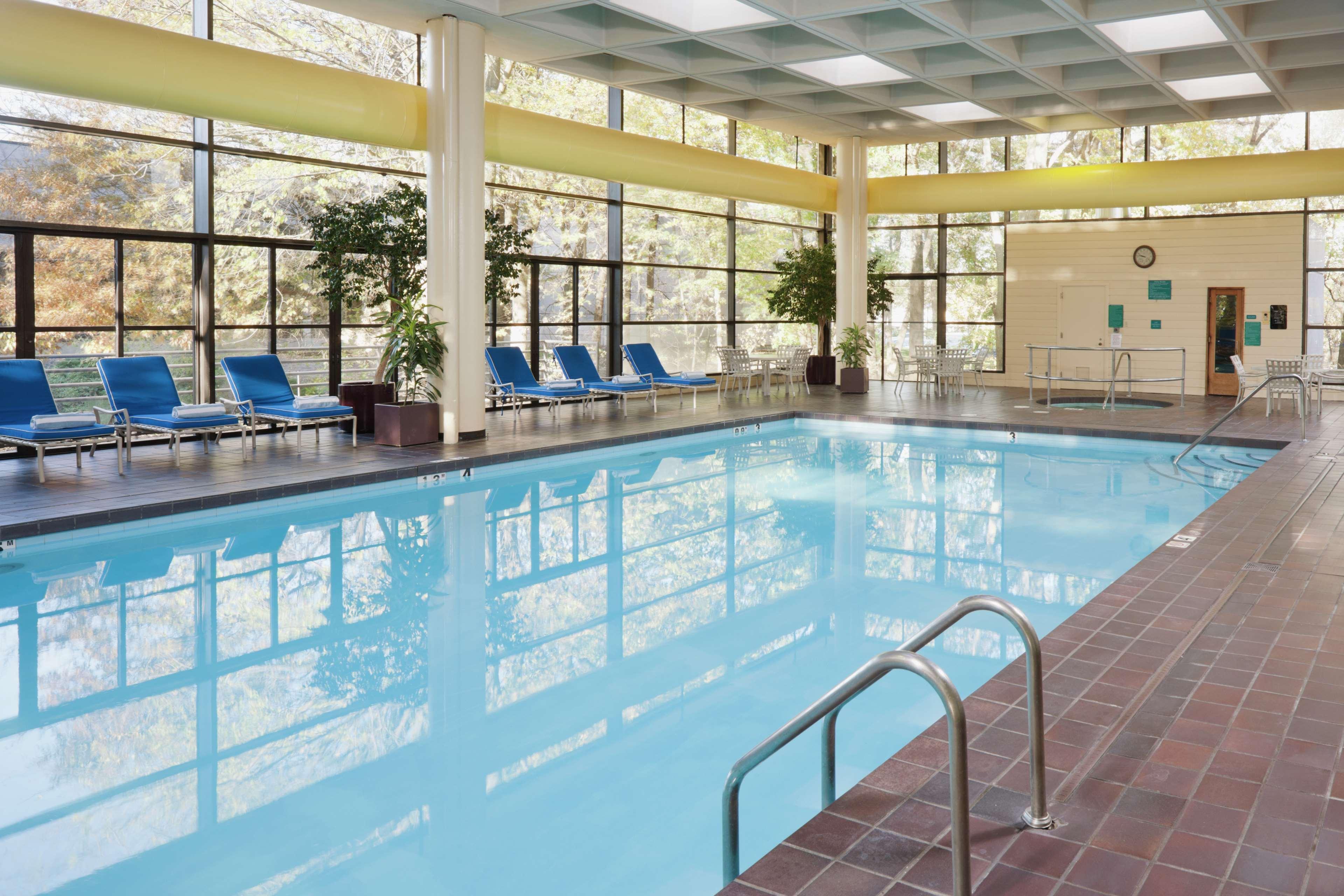 Doubletree By Hilton Kansas City - Overland Park Exterior photo