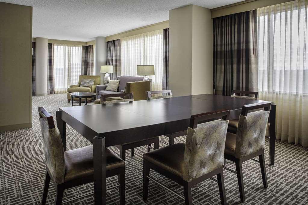 Doubletree By Hilton Kansas City - Overland Park Room photo