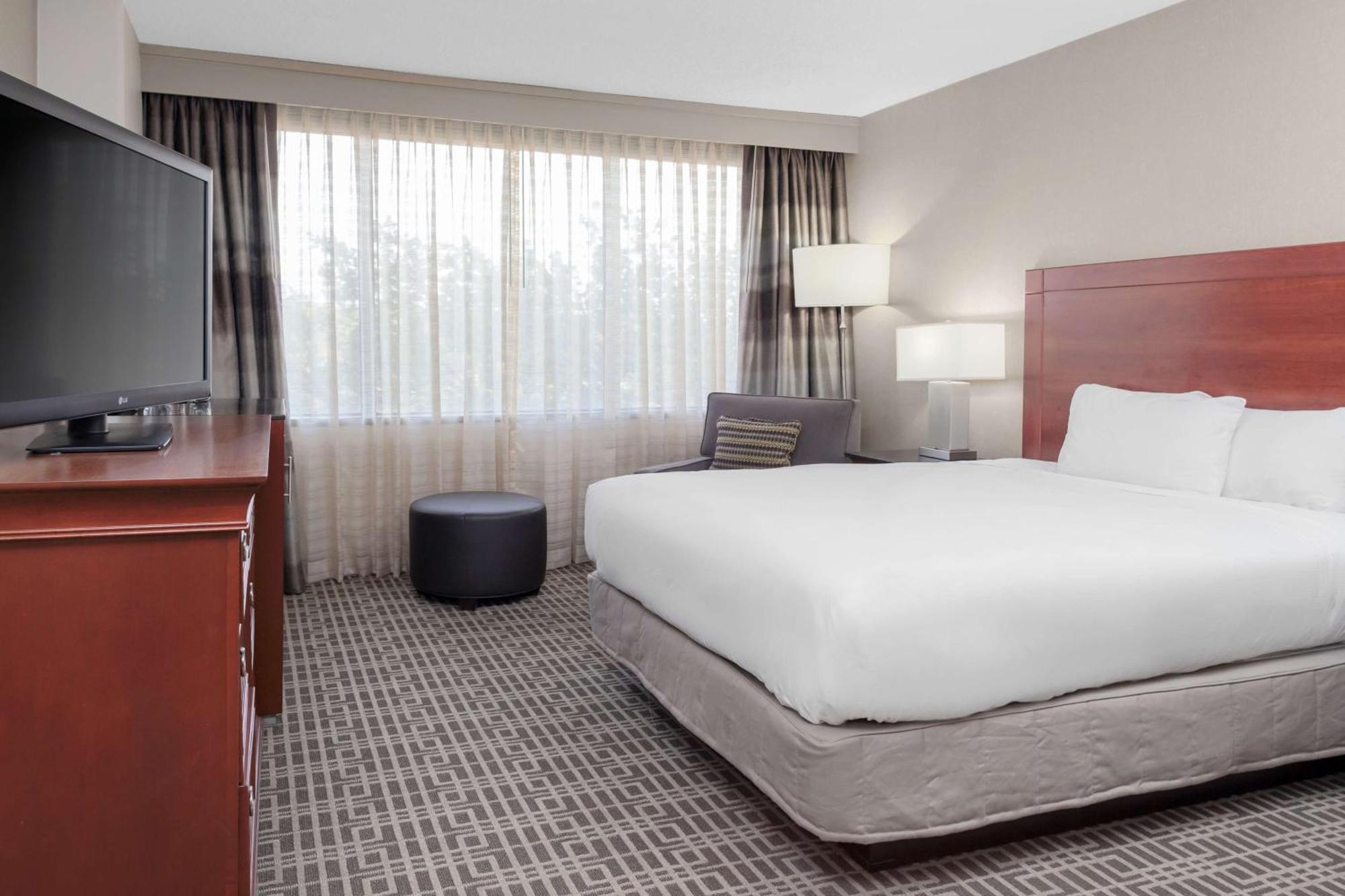 Doubletree By Hilton Kansas City - Overland Park Exterior photo