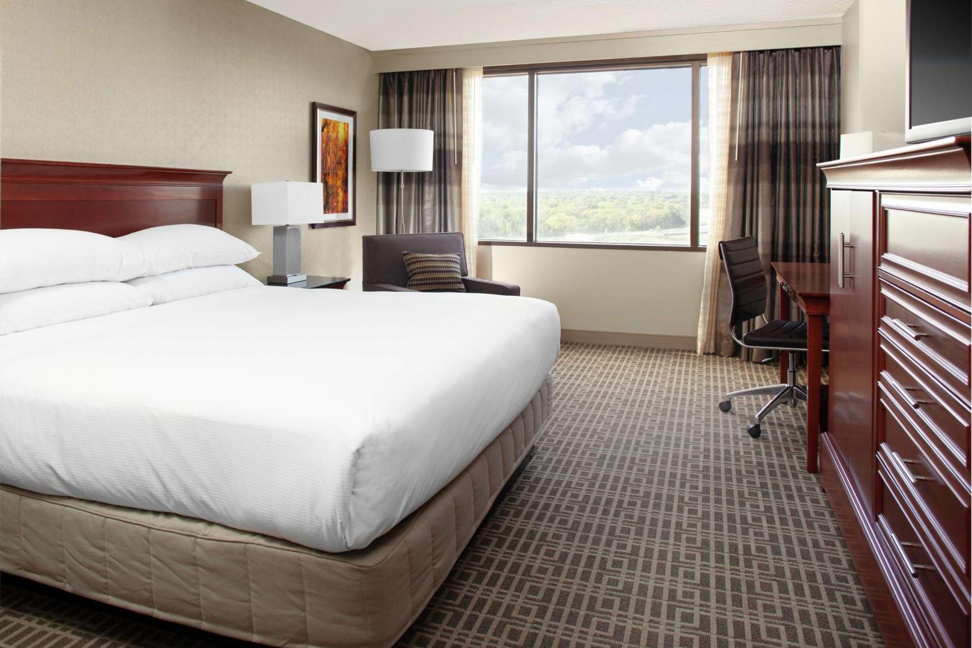 Doubletree By Hilton Kansas City - Overland Park Exterior photo